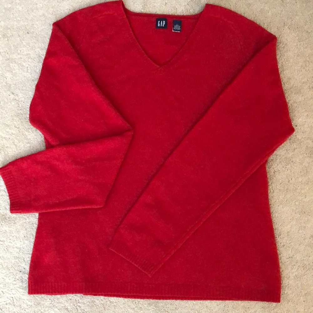 Gap v-neck sweater